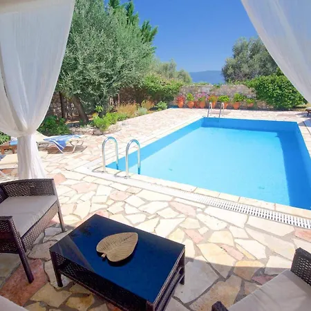 فيلة Neptune Sami By كارافوميلوس